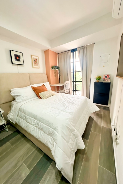 Vista del dormitorio mostrando la amplitud del espacio